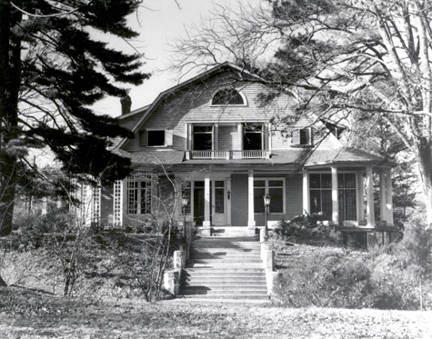 Bloemendaal House - the Lakeside Wheel Club with a second story added ...